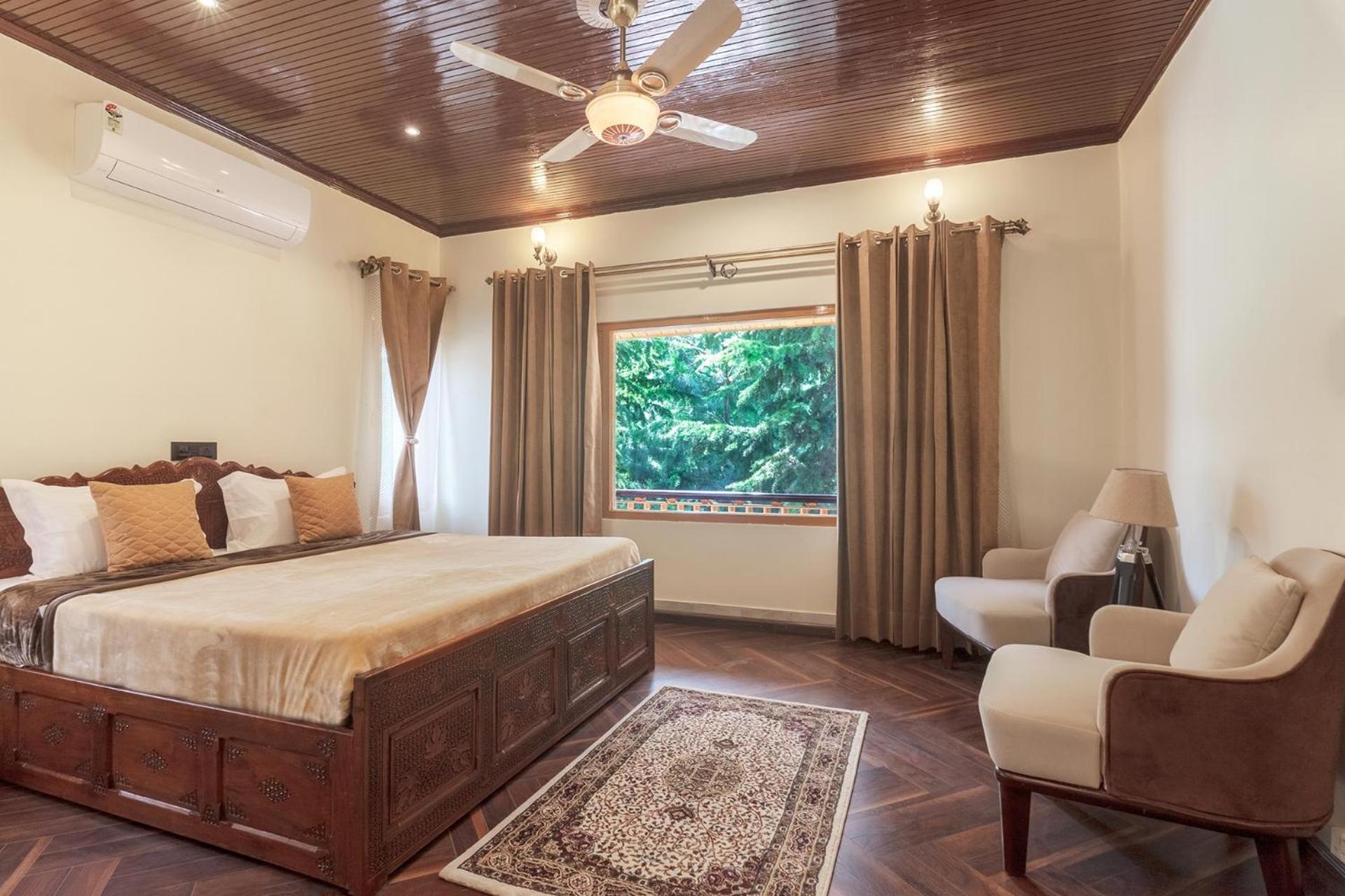 Stayvista At Pinewood Villa - Pet Friendly Villa With Lawn & Pool Table Srinagar  Bagian luar foto